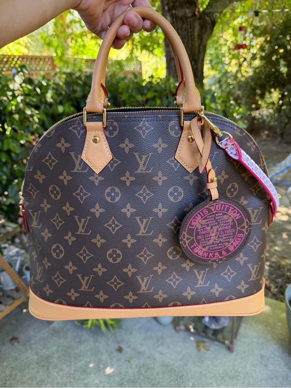 ๐Fashion ๐Brown Monogram Alma Handbag - NWOT